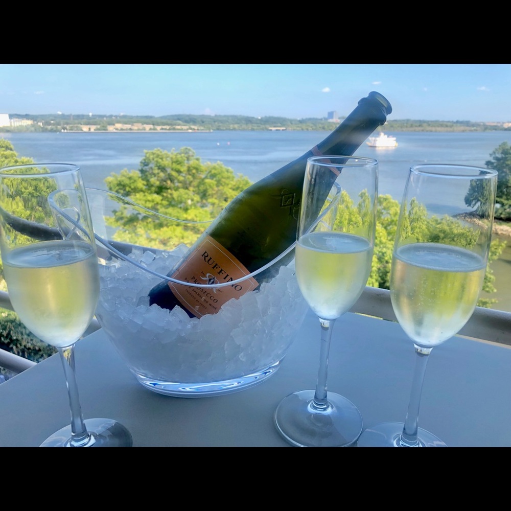 Meet your Posher, Alison